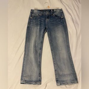 Mid-Rise Cropped MissMe Jeans!